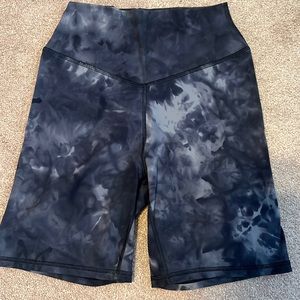 Kamo fitness Ellyn Shorts 6” - Black Tie Dye size M